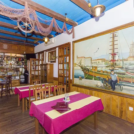 Palma Oda ve Kahvaltı 4*